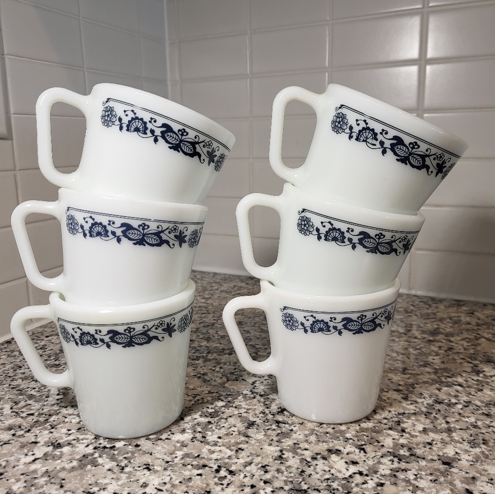 Vintage PYREX White Milk Glass Blue Onion coffee mugs - 6 Mugs
